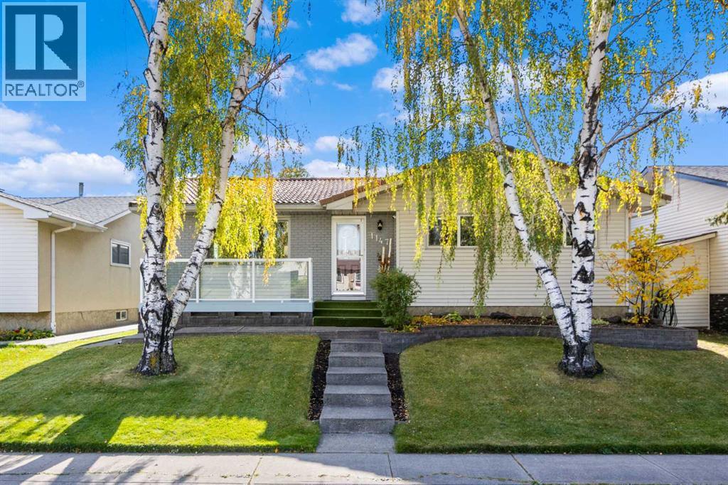 1147 Lake Huron Cres SE, Calgary, AB T2J 3E8
