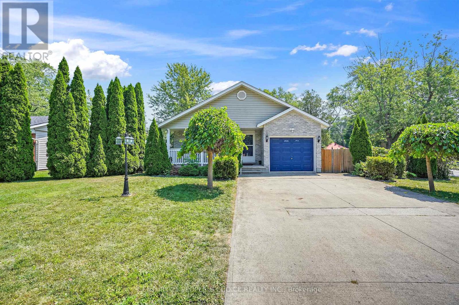 3640 Aberdeen St, Niagara Falls, ON L2G 7X4