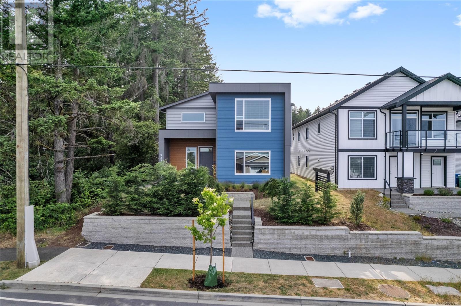 925 Howard Ave, Nanaimo, BC V9R 3T4