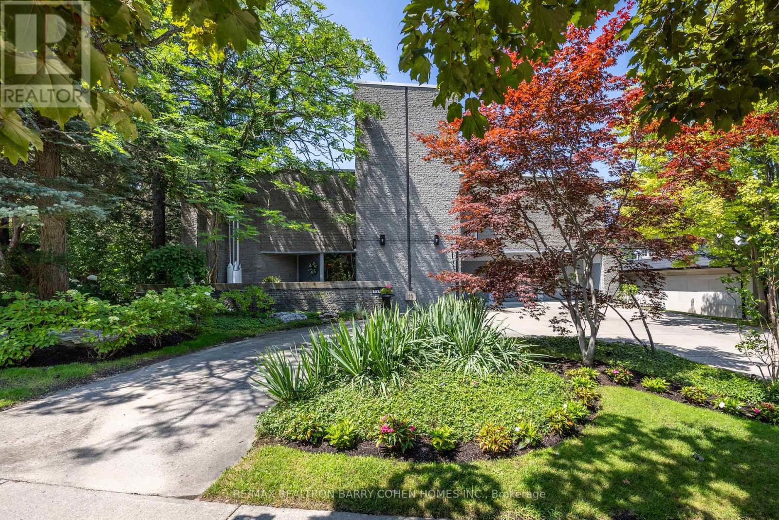 10 Penwood Cres, Toronto, ON M2L 1E1