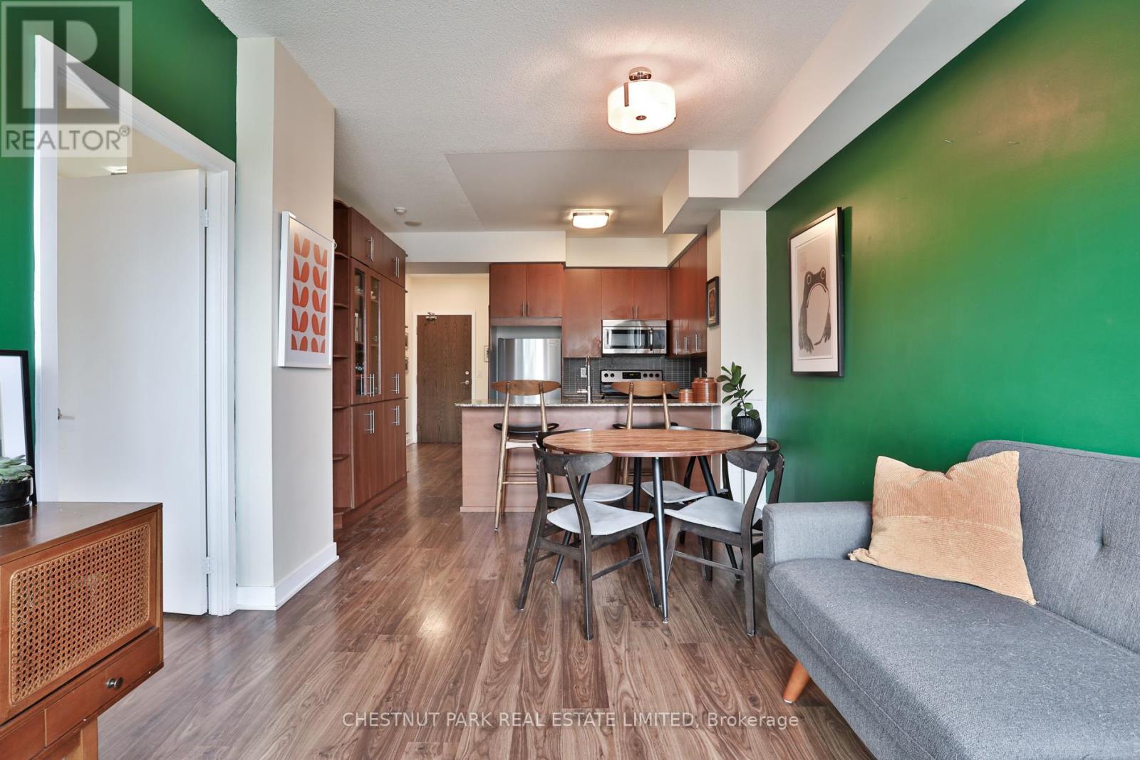 208 260 Sackville St, Toronto, ON M5A 0B3