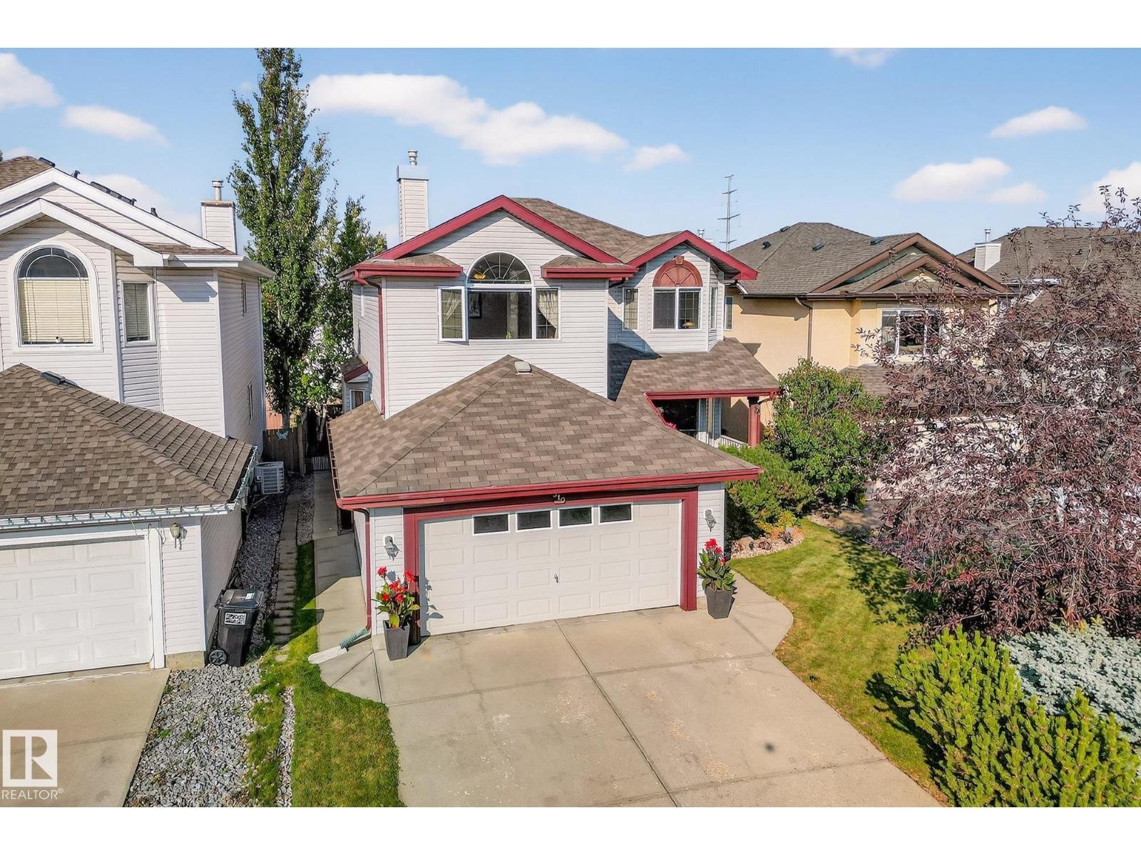 310 Hilliard Cl NW, Edmonton, AB T6R 3G4