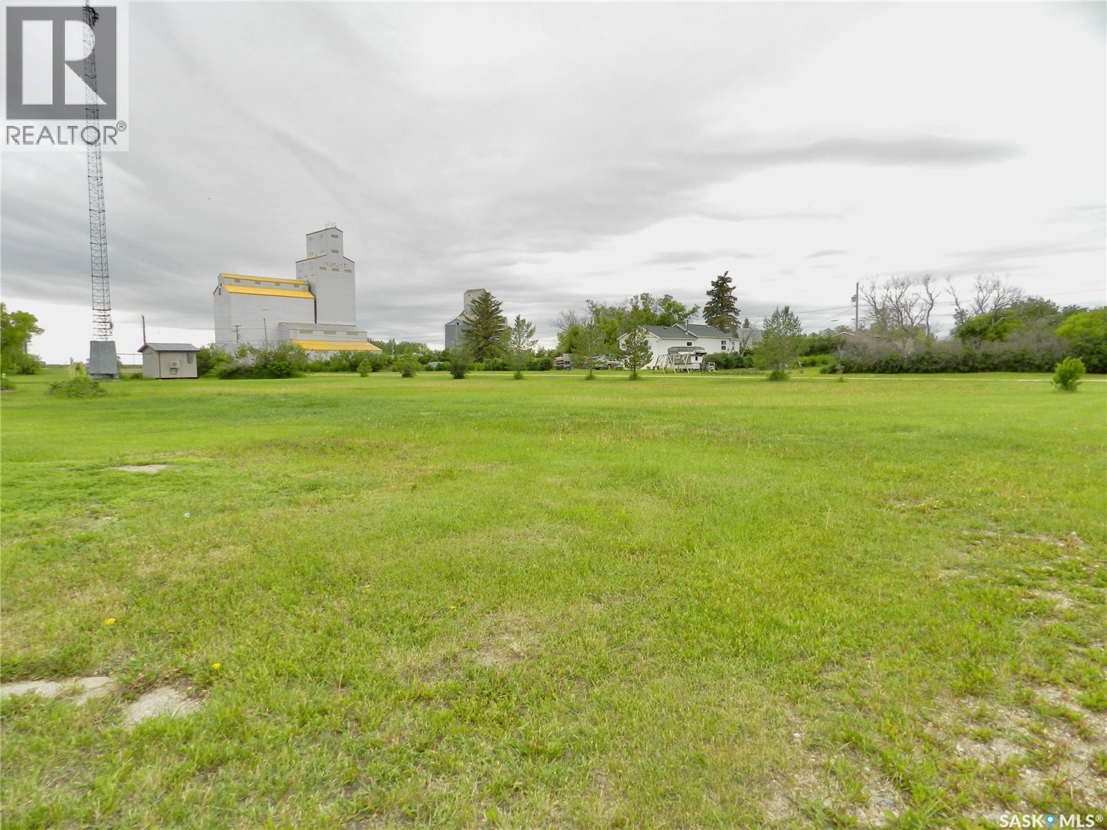 1234 Brownlee St, Tuxford, SK S0H 4C0