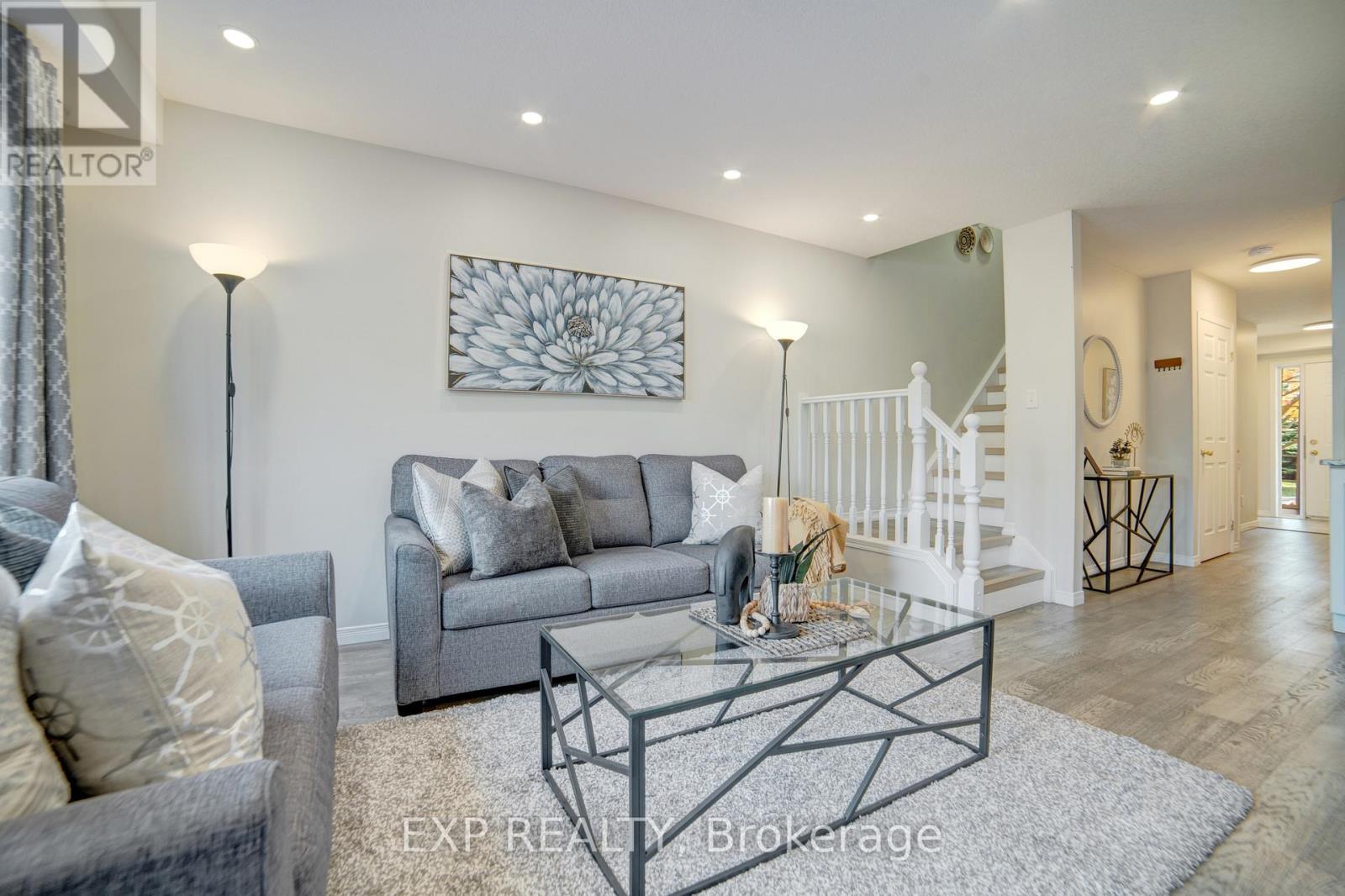 26 30 Bryan Ct W, Kitchener, ON N2A 4J5