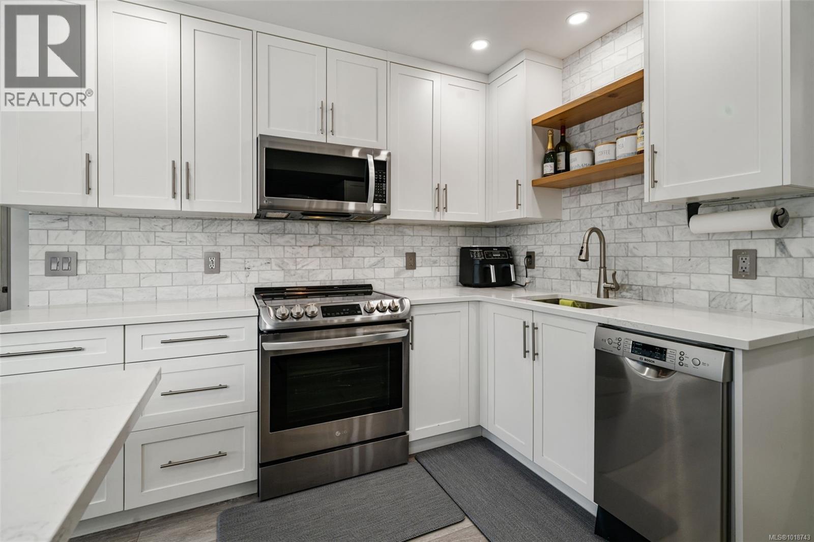 450 Obed Ave, Saanich, BC V9A 1K5