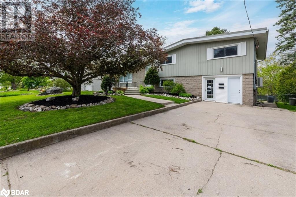 46 Eugenia St, Barrie, ON L4M 1P8