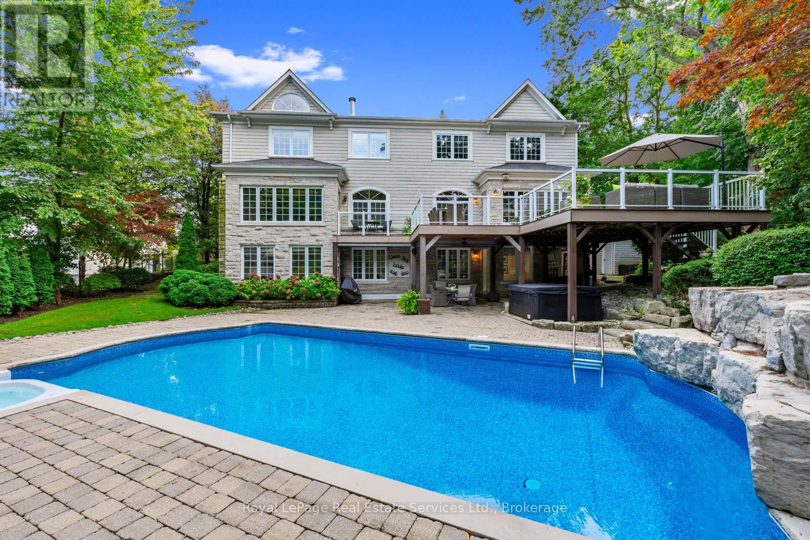 235 Lakewood Dr, Oakville, ON L6K 1B3