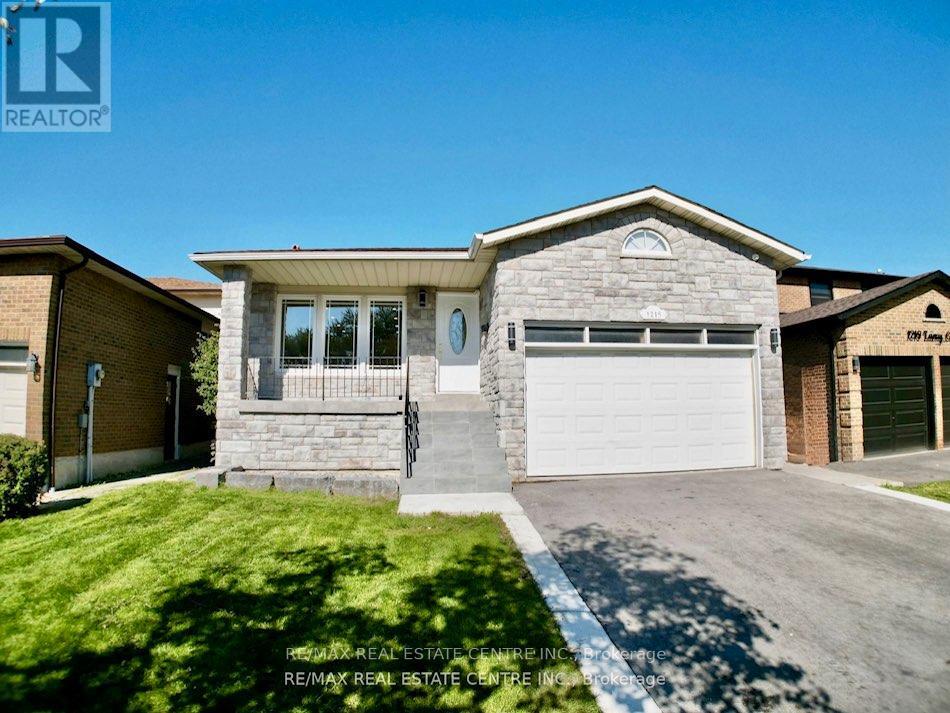 1215 Larny Ct, Mississauga, ON L4W 3N4