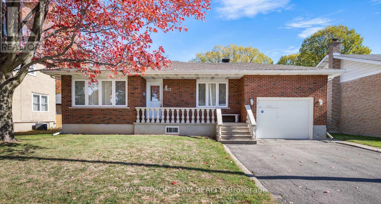 1665 Fisher Ave, Ottawa, ON K2C 1X9