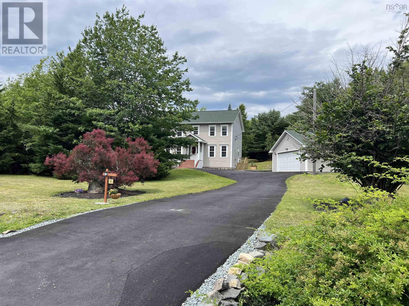 90 Shannonvale Ct, Hammonds Plains, NS B4B 1Y5