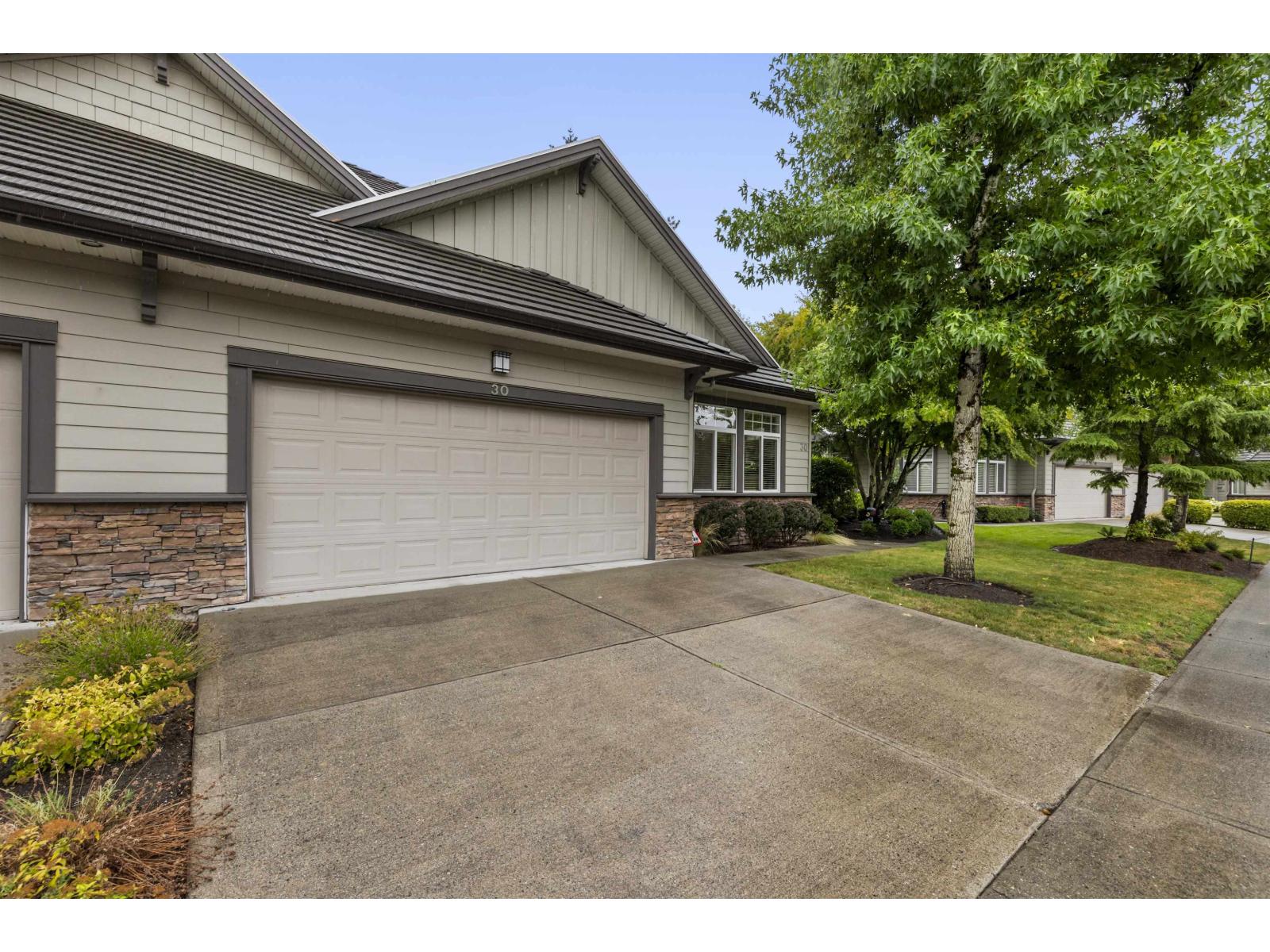 5688 152 Street Unit 30, Surrey, BC V3S 3K2