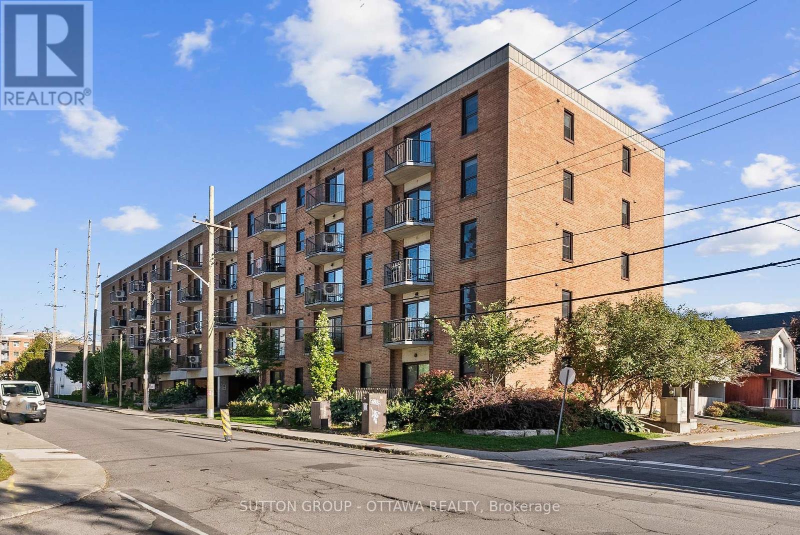 507 50 Burnside Ave, Ottawa, ON K1Y 2M2