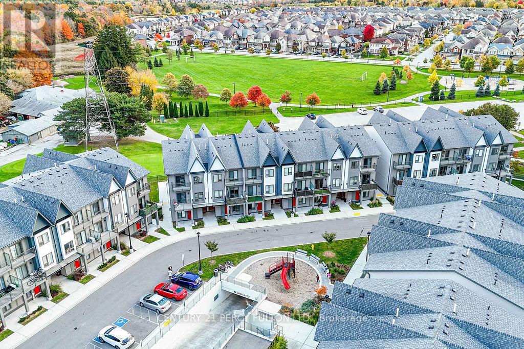 702 2635 William Jackson Dr, Pickering Duffin Heights, ON L1X 0L4