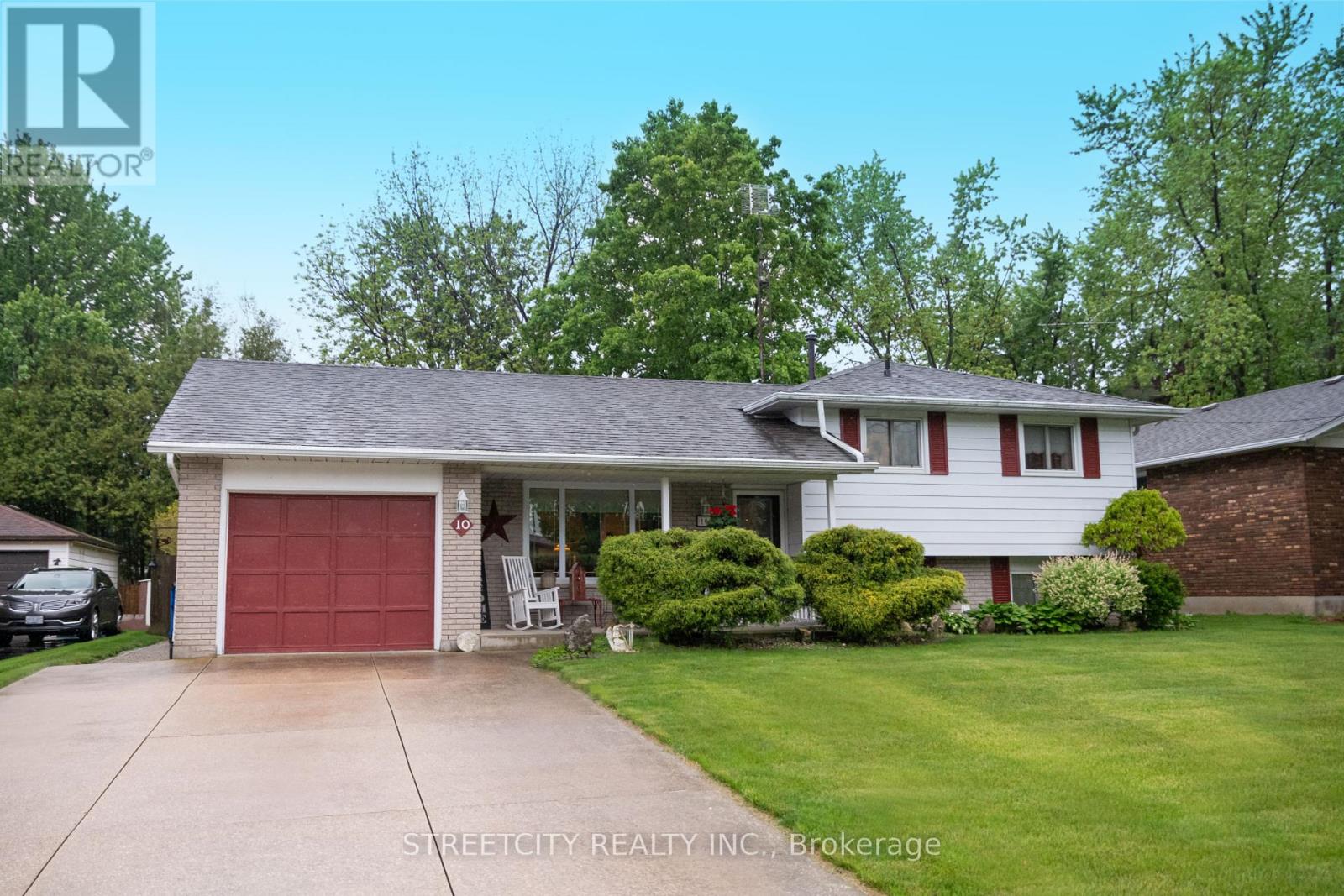 10 Hidden Valley Dr, Chatham-Kent, ON N0P 1A0