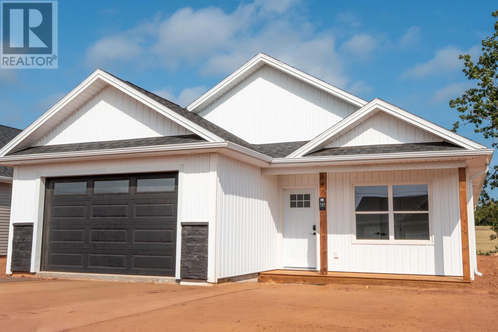 101 Samantha Ln, Cornwall, PE C0A 1H4