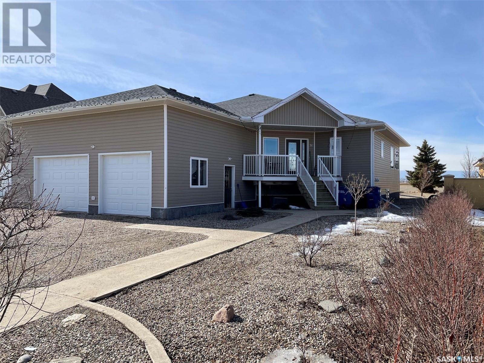 14 Somerset St, Gravelbourg, SK S0H 1X0 | MLS #SK962513 | Houseful