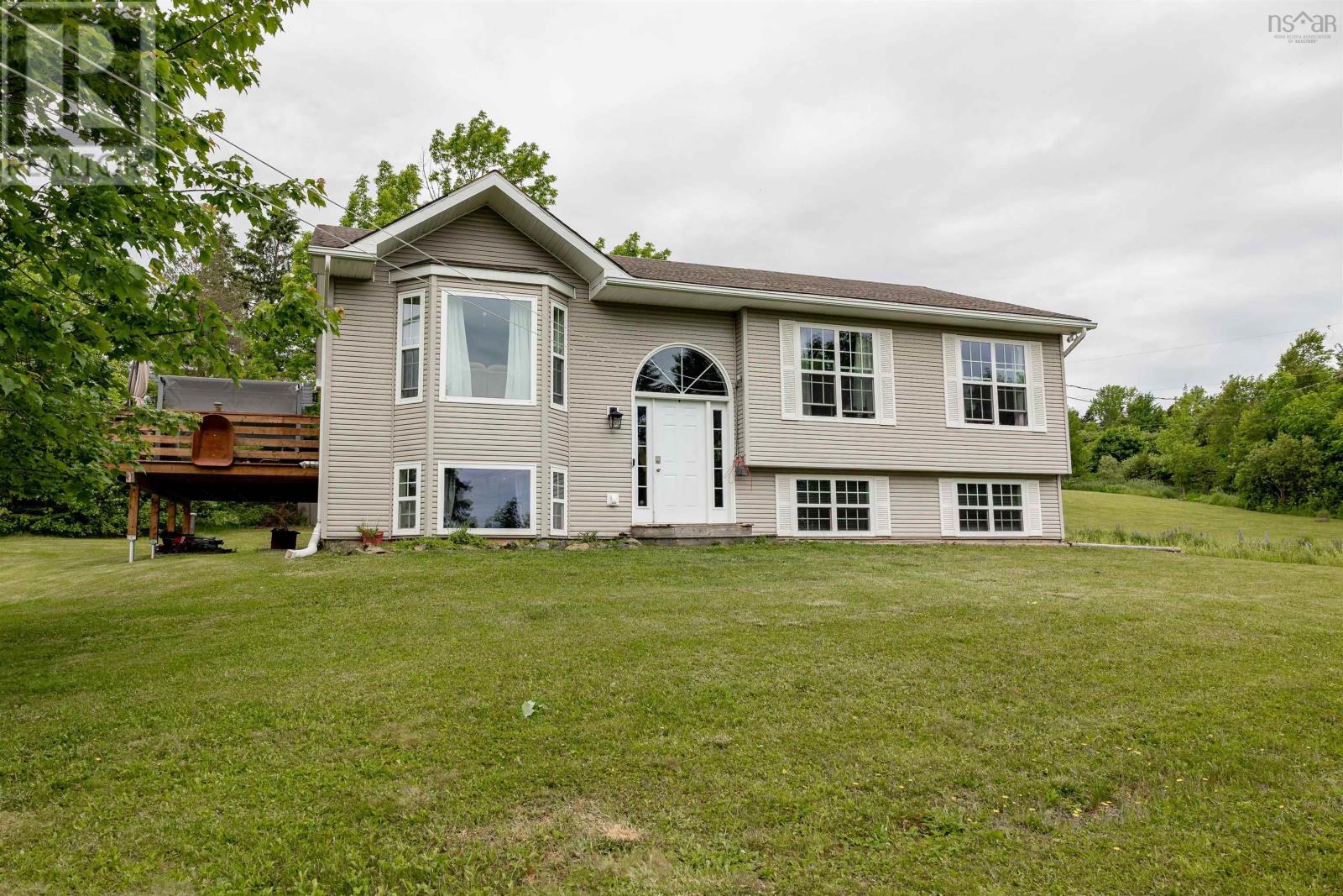 34 Mary Dr, Westville, NS B0K 2A0