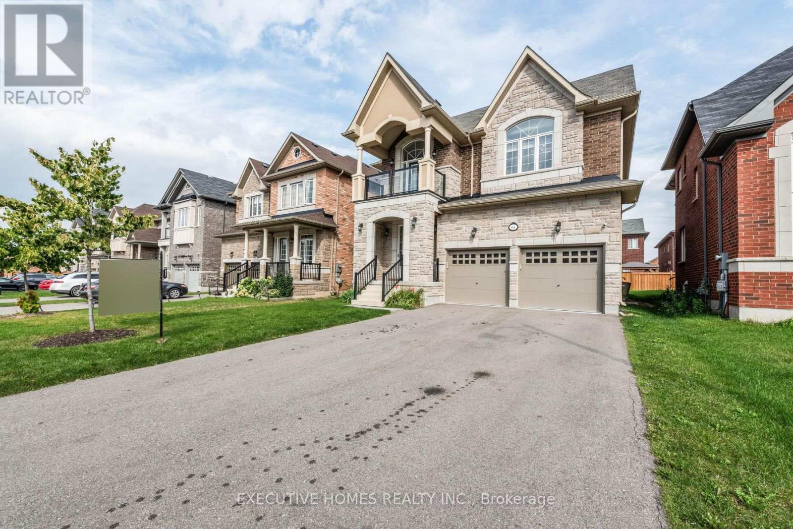 64 Wildflower Ln, Halton Hills, ON L0P 1K0