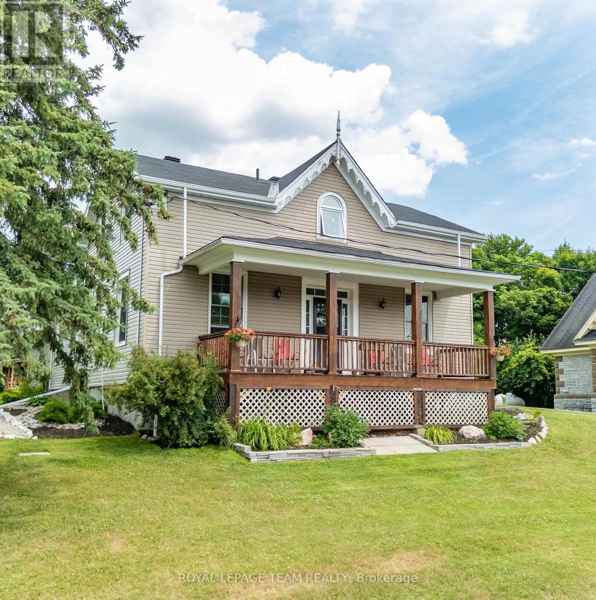 81 York St, Lanark Highlands, ON K0G 1K0