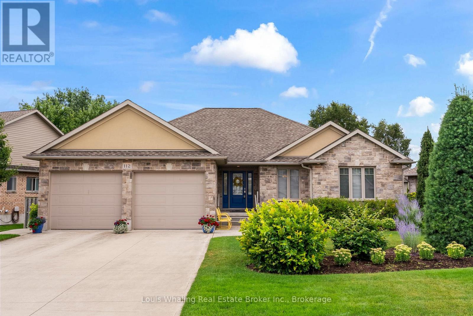 112 12th Avenue A, Hanover, ON N4N 3T9