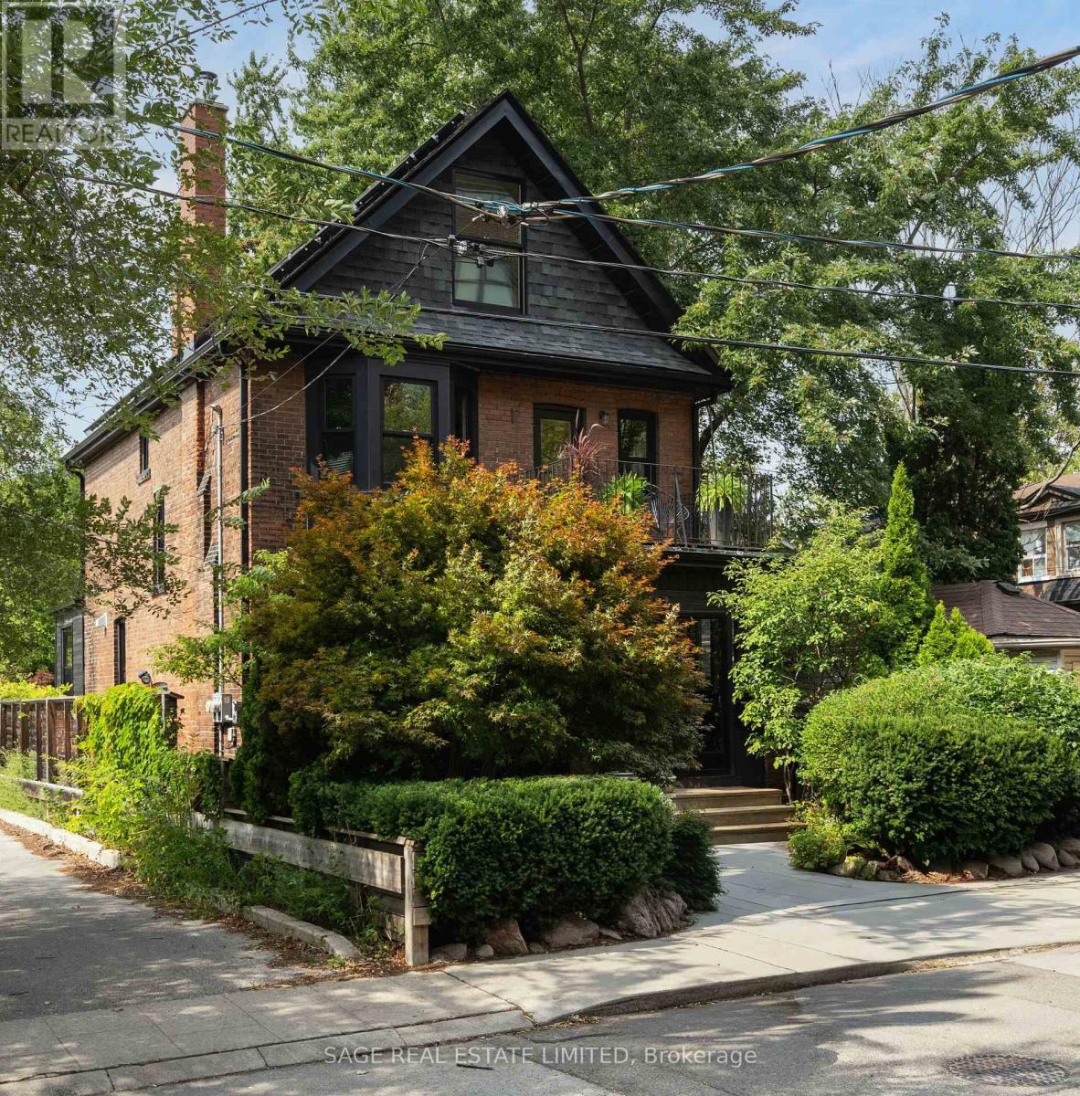 322 Sorauren Ave, Toronto, ON M6R 2G7