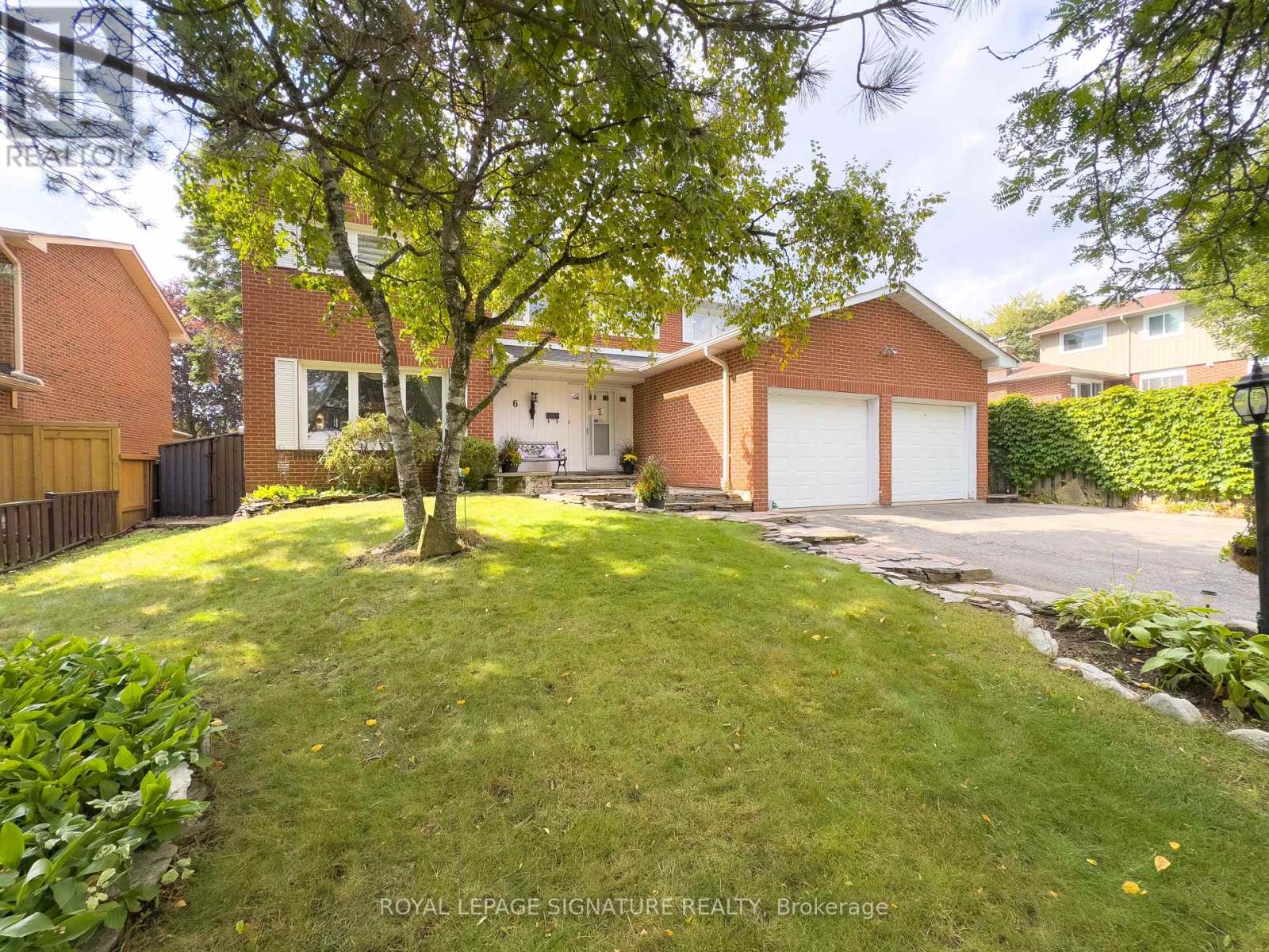 6 Satchell Blvd, Toronto, ON M1C 3B4