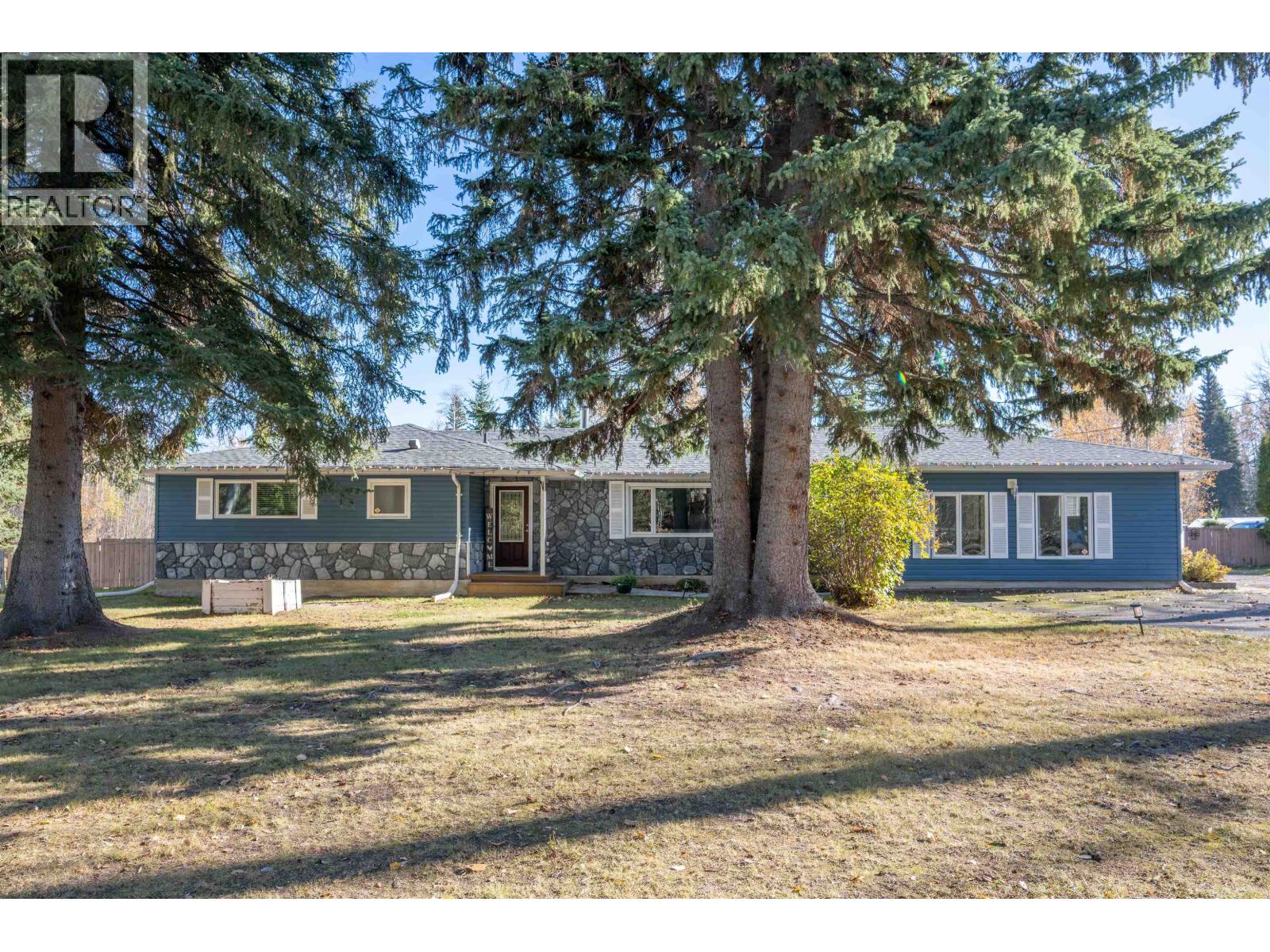 9092 Hilltop Rd, Prince George, BC V2N 6J8
