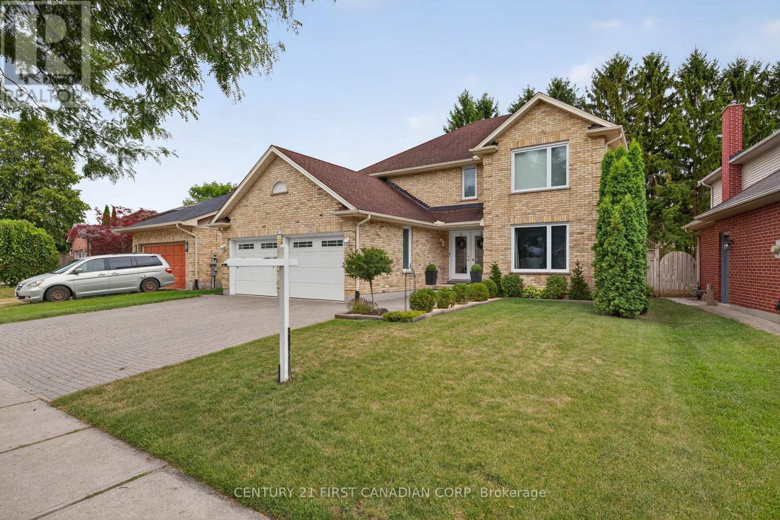 311 Ambleside Dr, London, ON N6G 4V8
