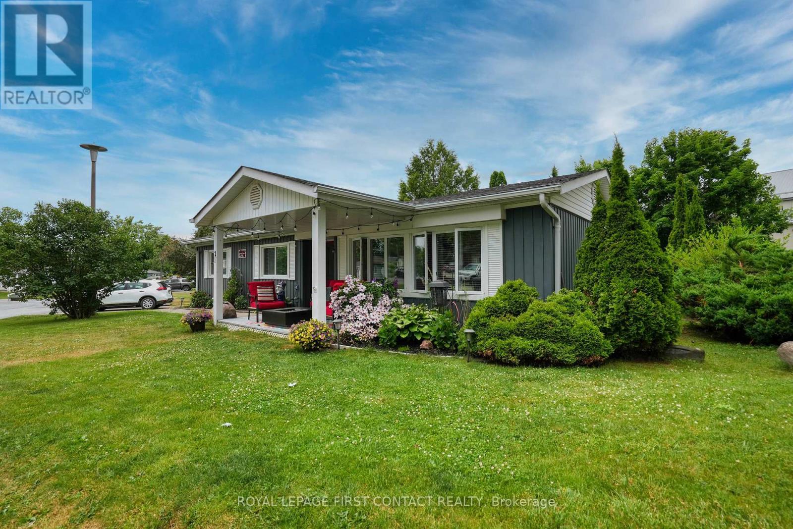 2 Nature Trl, Innisfil, ON L9S 1K7