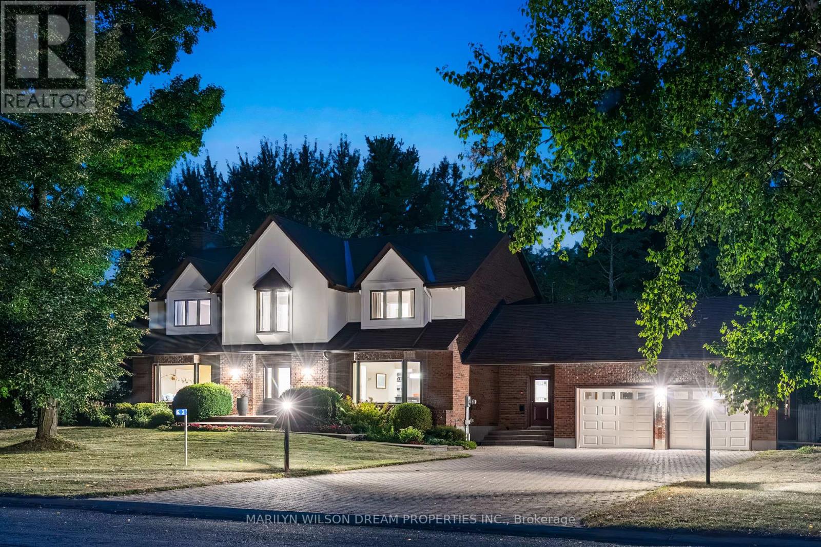 3 E Healey Ave, Ottawa, ON K2S 1J9