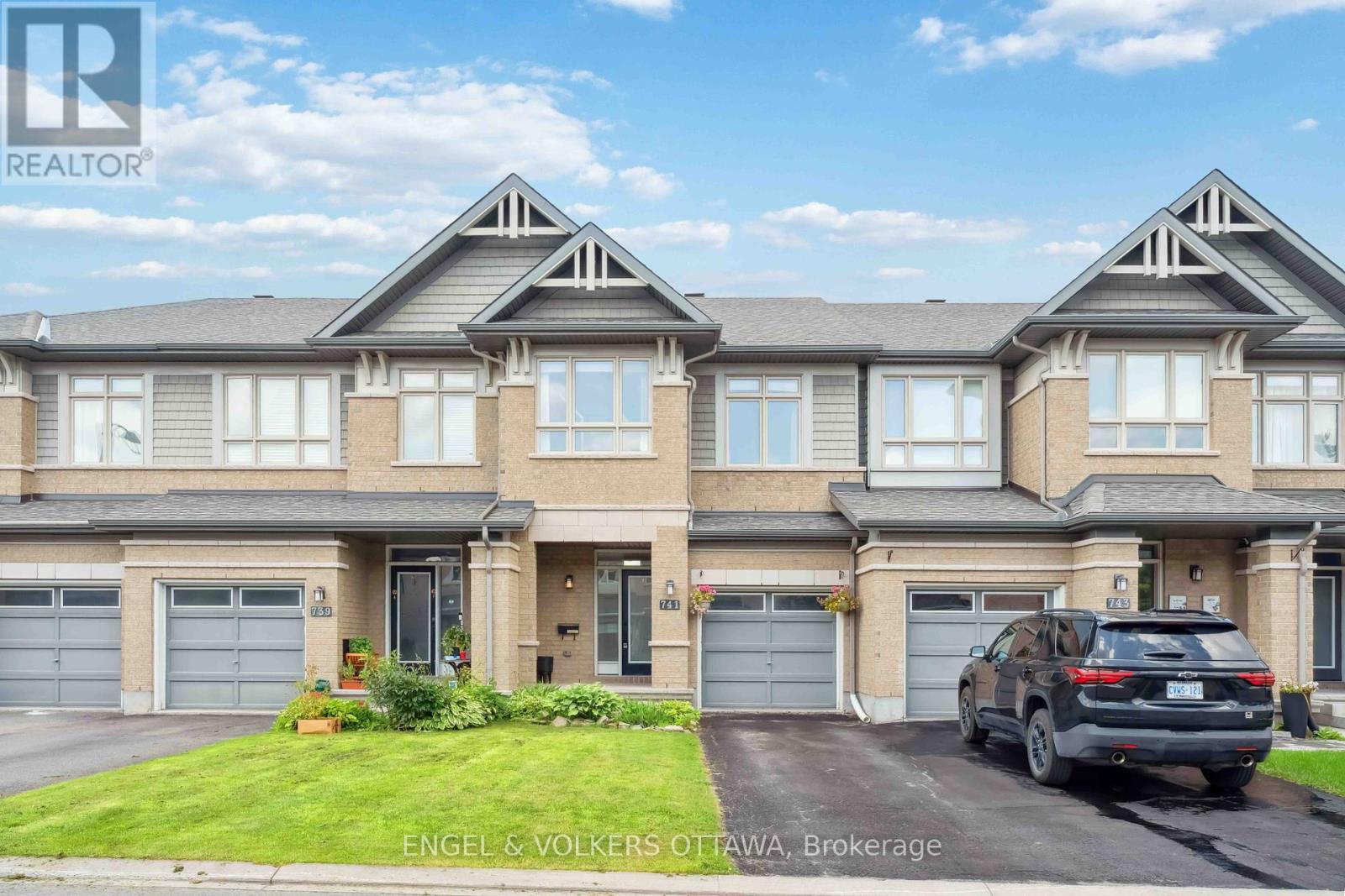 741 Morningstar Way, Ottawa, ON K1W 0G6