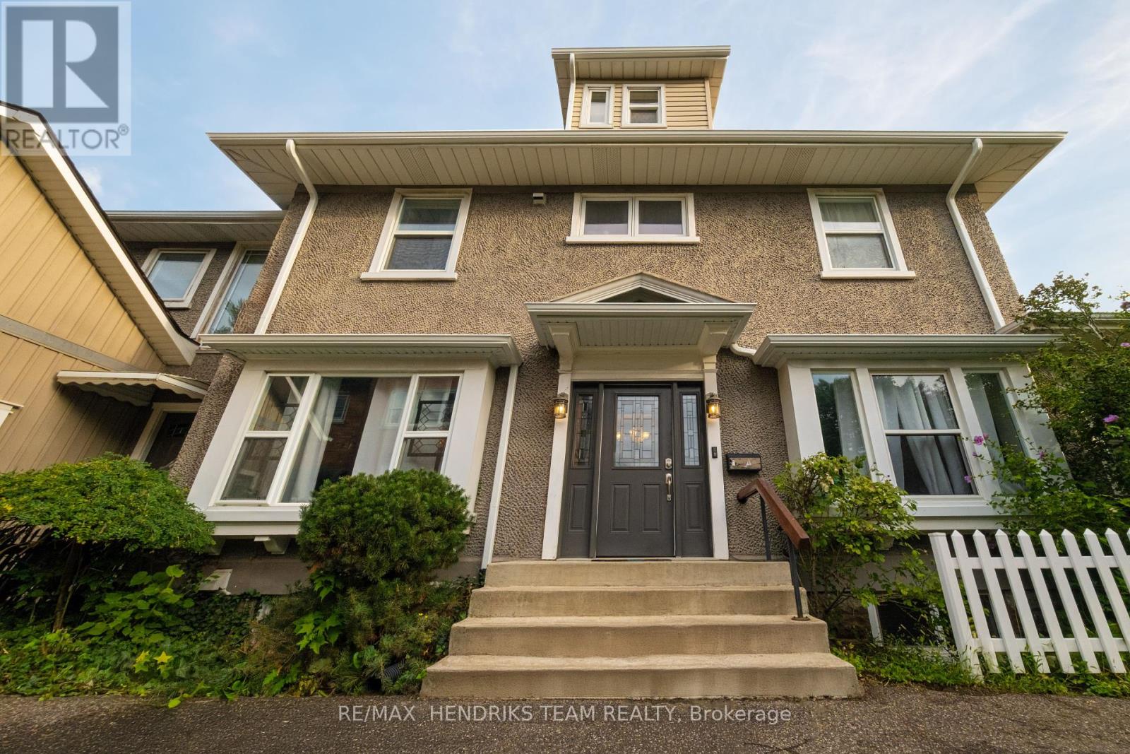 153 Geneva St, St. Catharines, ON L2R 4N7