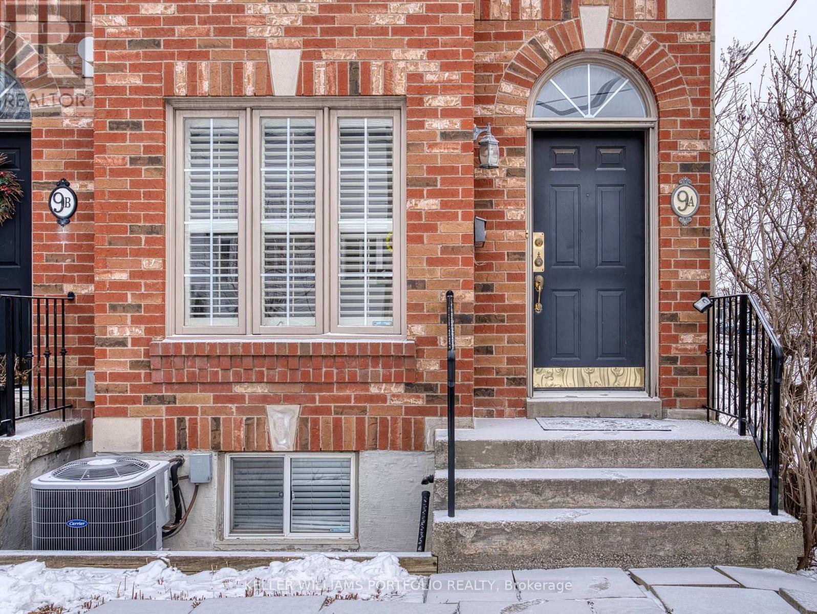 9 Woodfield Rd Rd #a, Toronto, ON M4L 2W4
