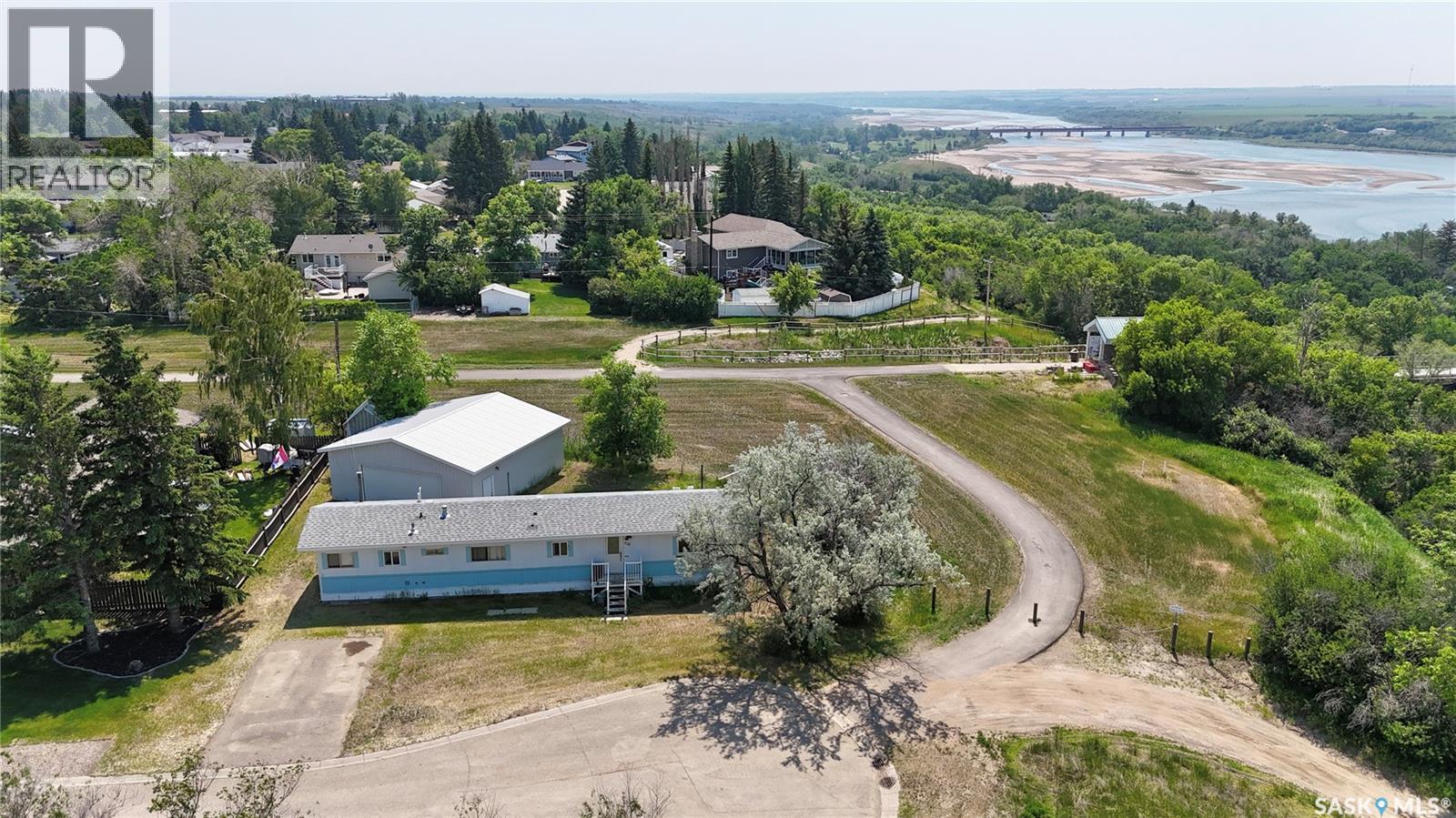 525 Park Ave, Outlook, SK S0L 2N0