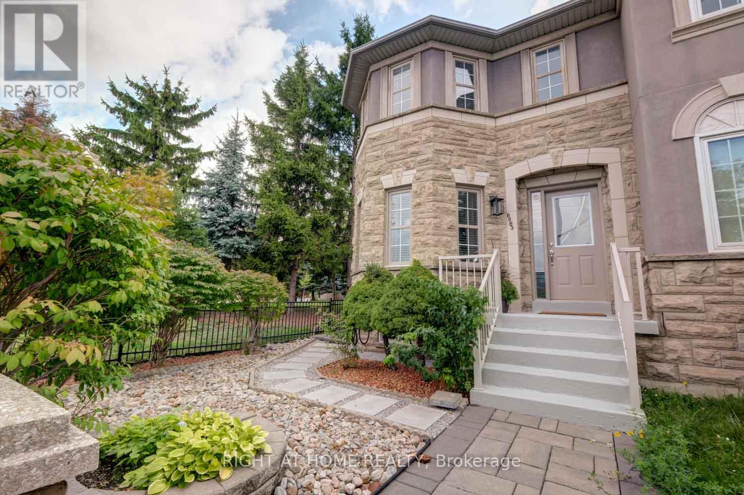 8963 Yonge St, Richmond Hill, ON L4C 0L5