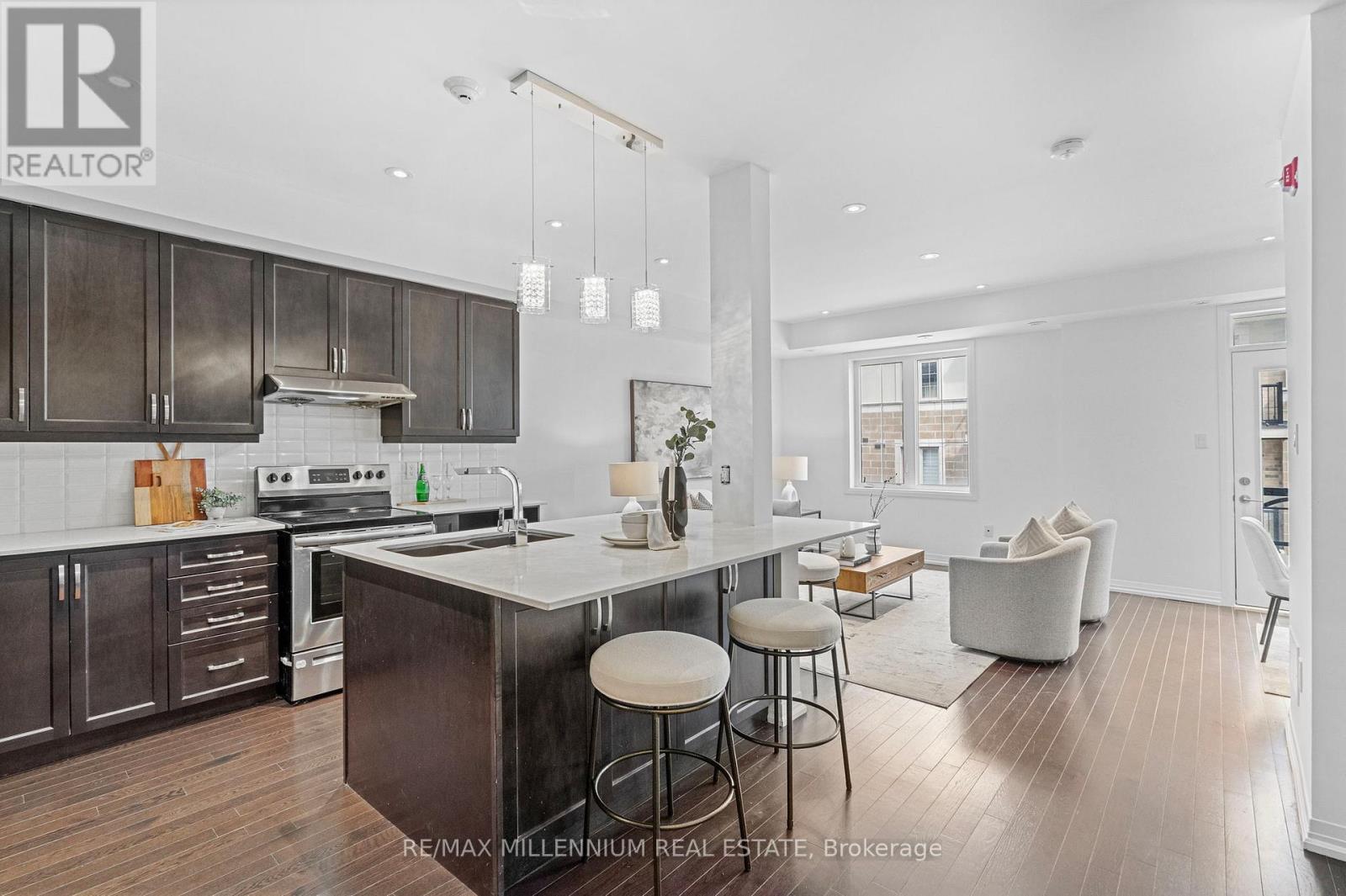 6 62 Preston Meadow Ave, Mississauga, ON L4Z 0C8