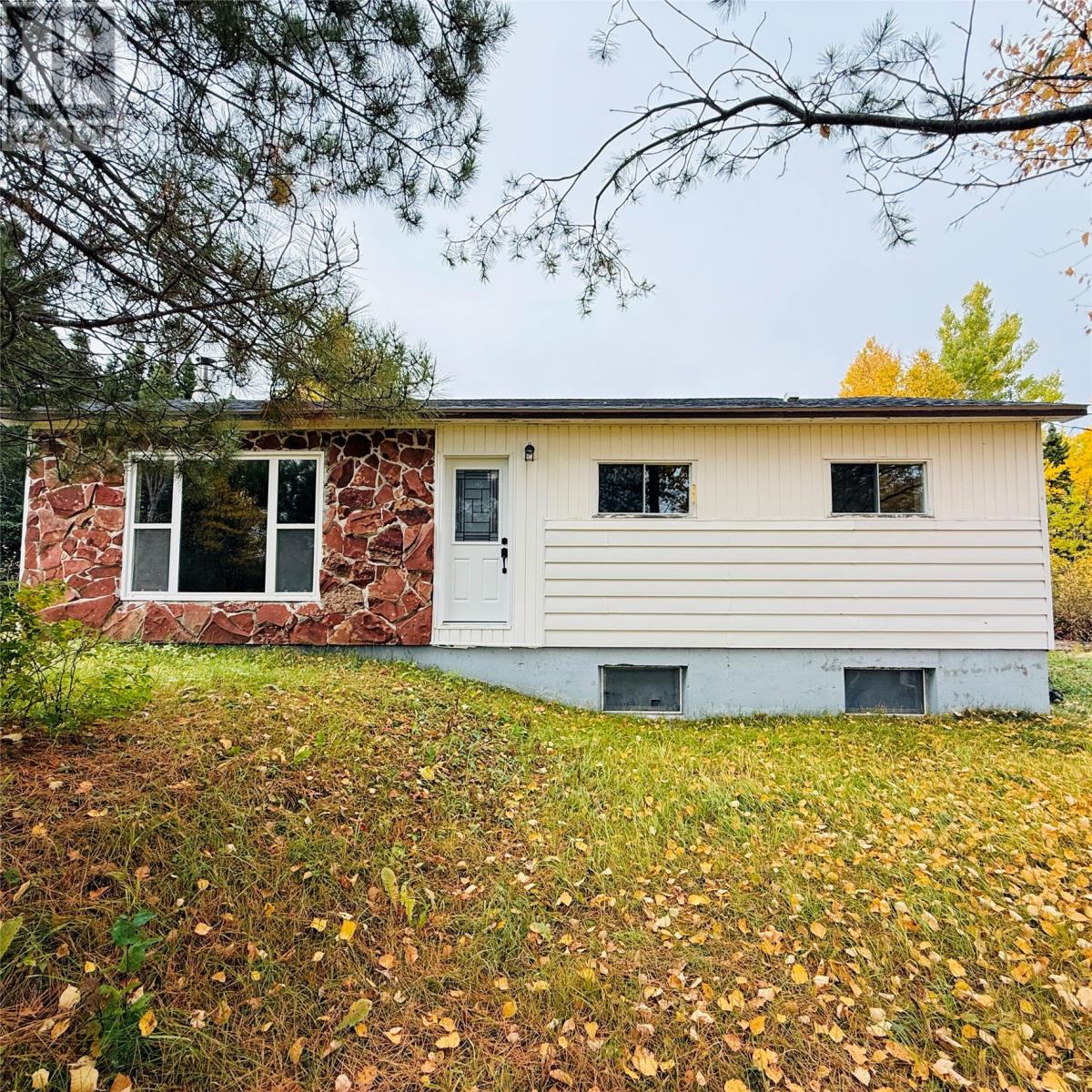 5 Burnt Berry Farm Rd, Springdale, NL A0J 1T0