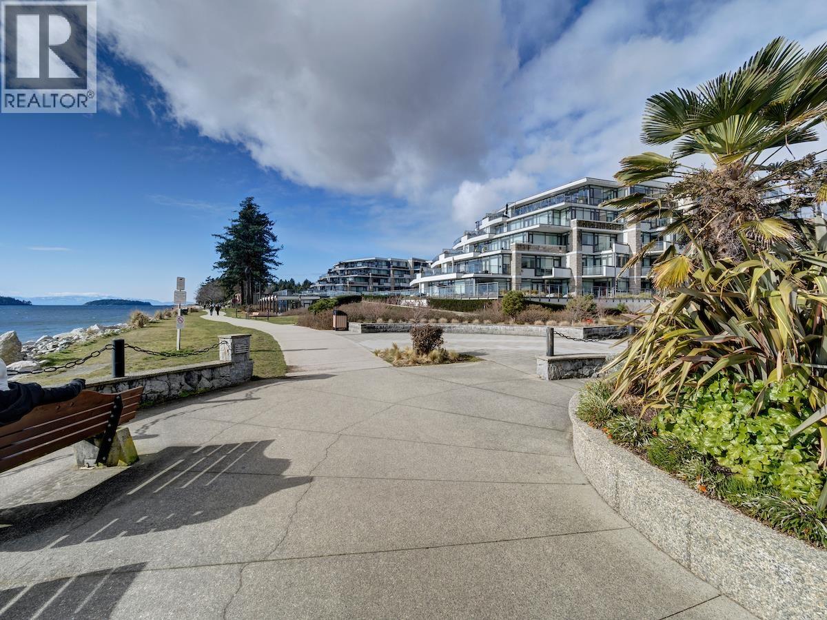 5665 Teredo Street Unit 206, Sechelt, BC V7Z 0J2