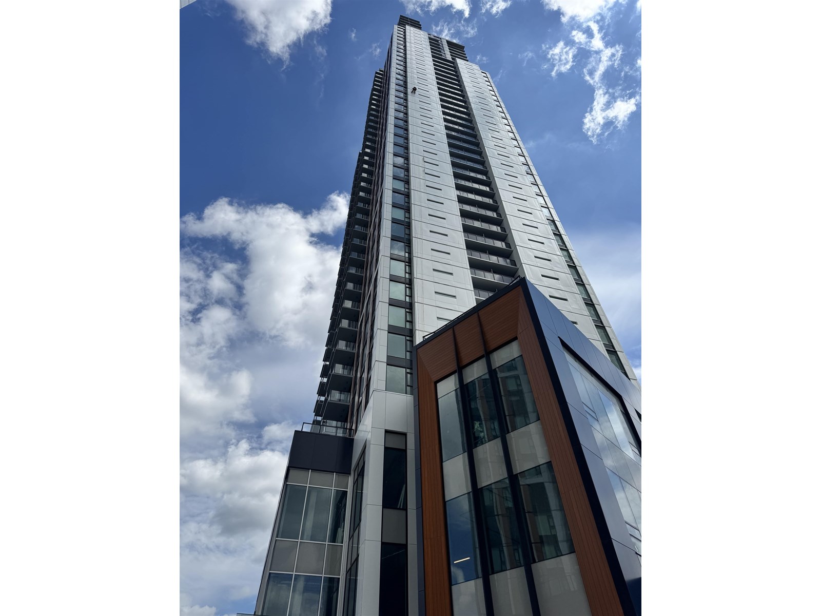 13745 George Junction Unit 806, Surrey, BC V3T 0V8