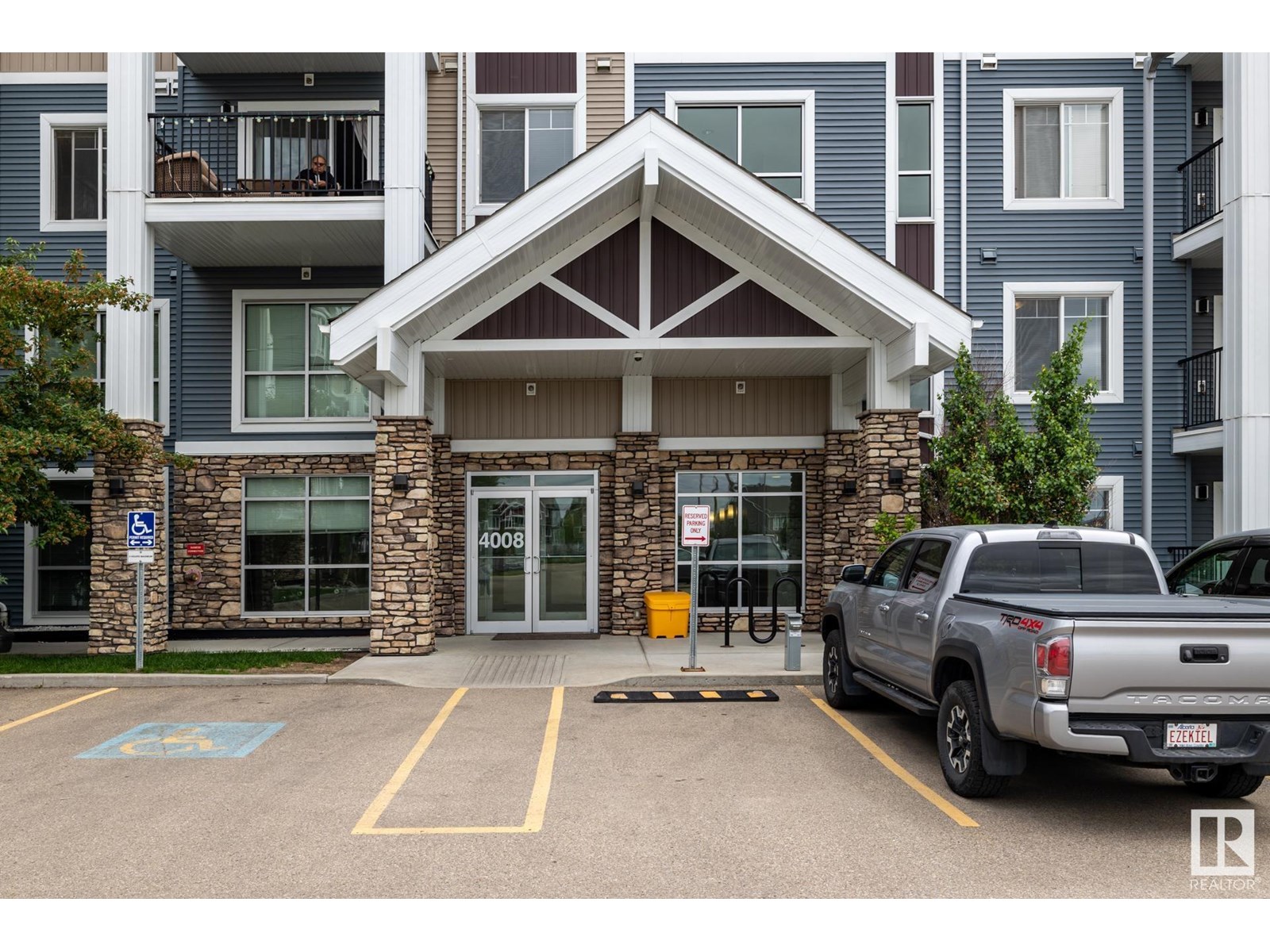 4008 Savaryn Drive Southwest #116, Edmonton, AB T6X 2E5