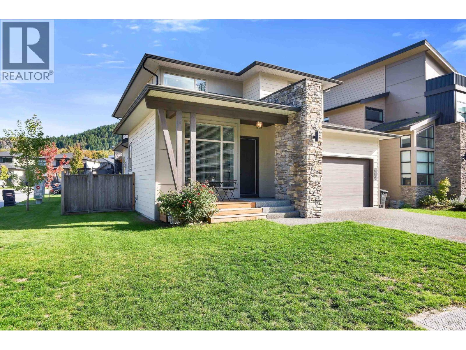 39262 Falcon Cres, Squamish, BC V8B 0V8