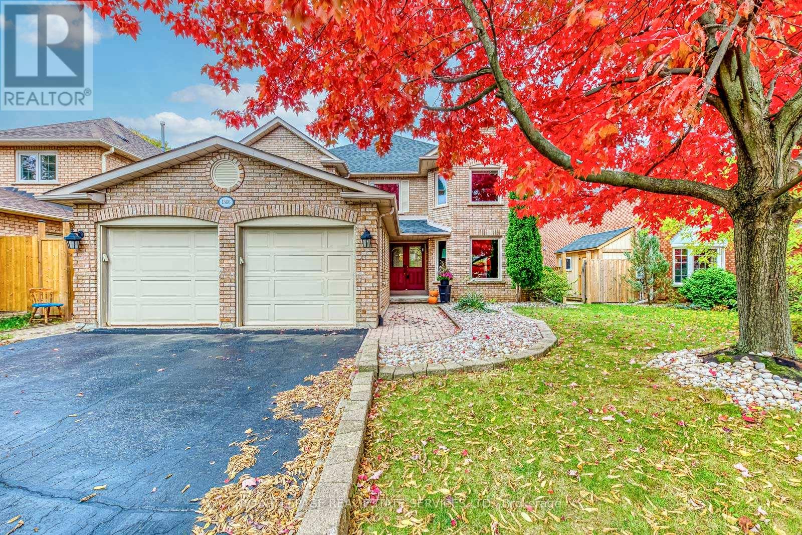 1366 Fieldcrest Ln, Oakville, ON L6M 2W8