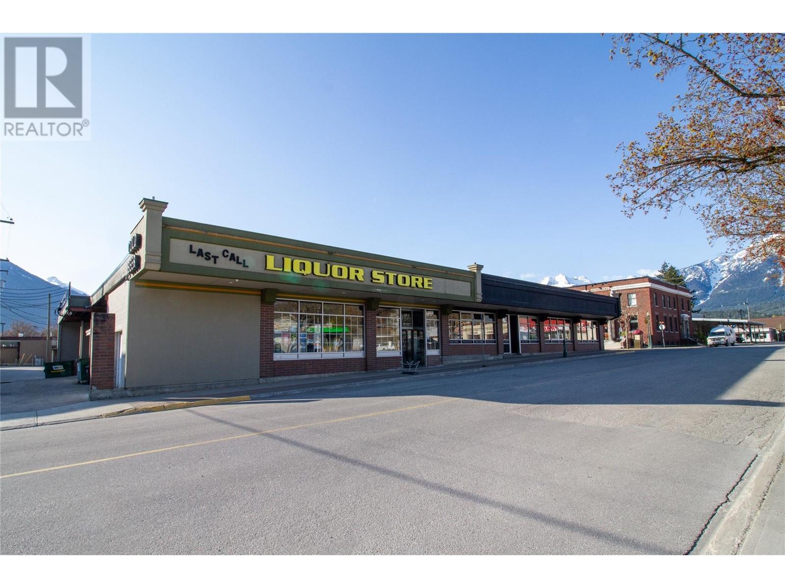 314 First St W, Revelstoke, BC V0E 2S0