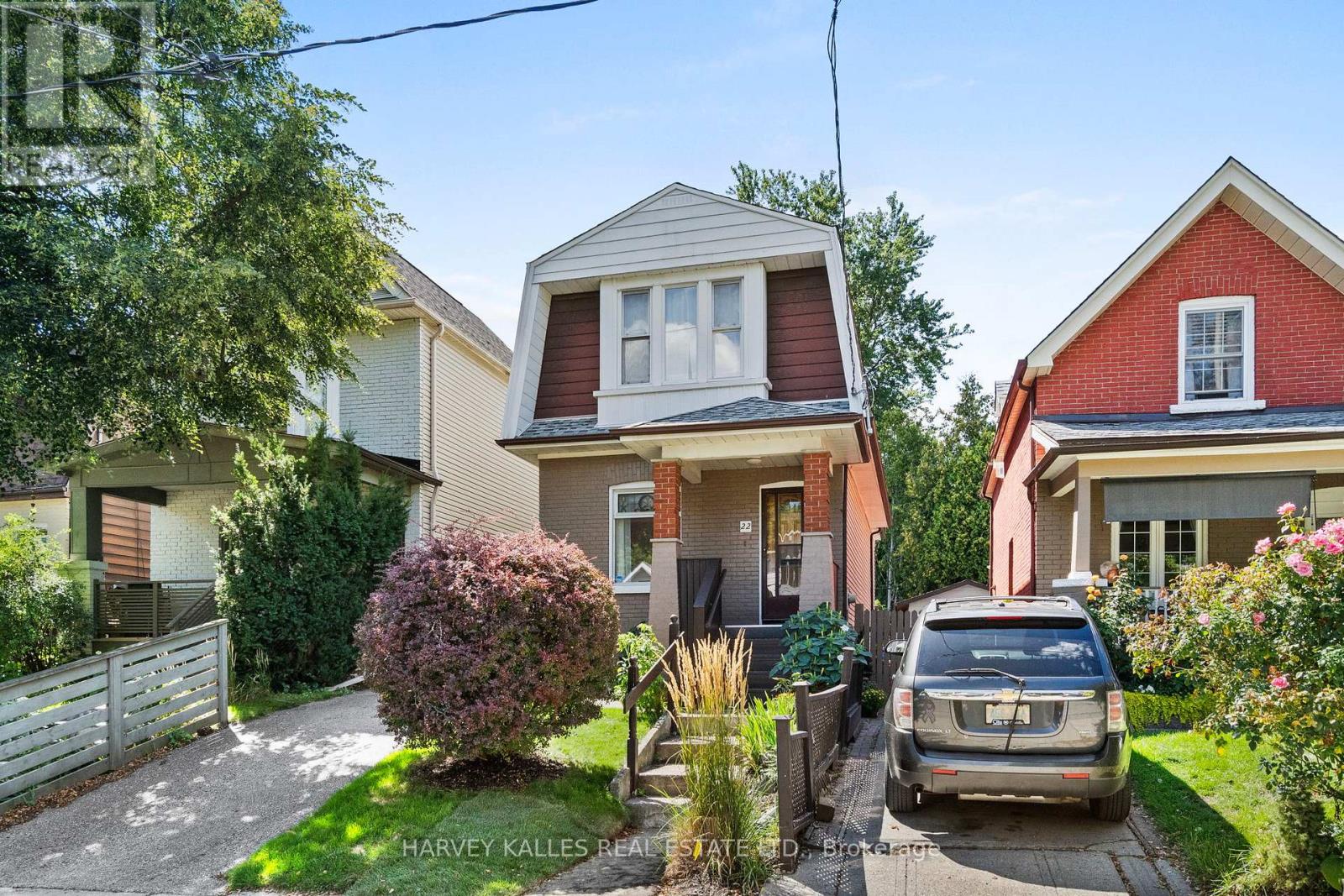 22 Seymour Ave, Toronto, ON M4J 3T4