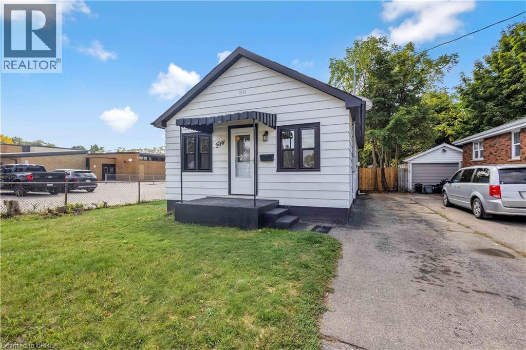 50 Morton Ave, Brantford, ON N3R 2N5