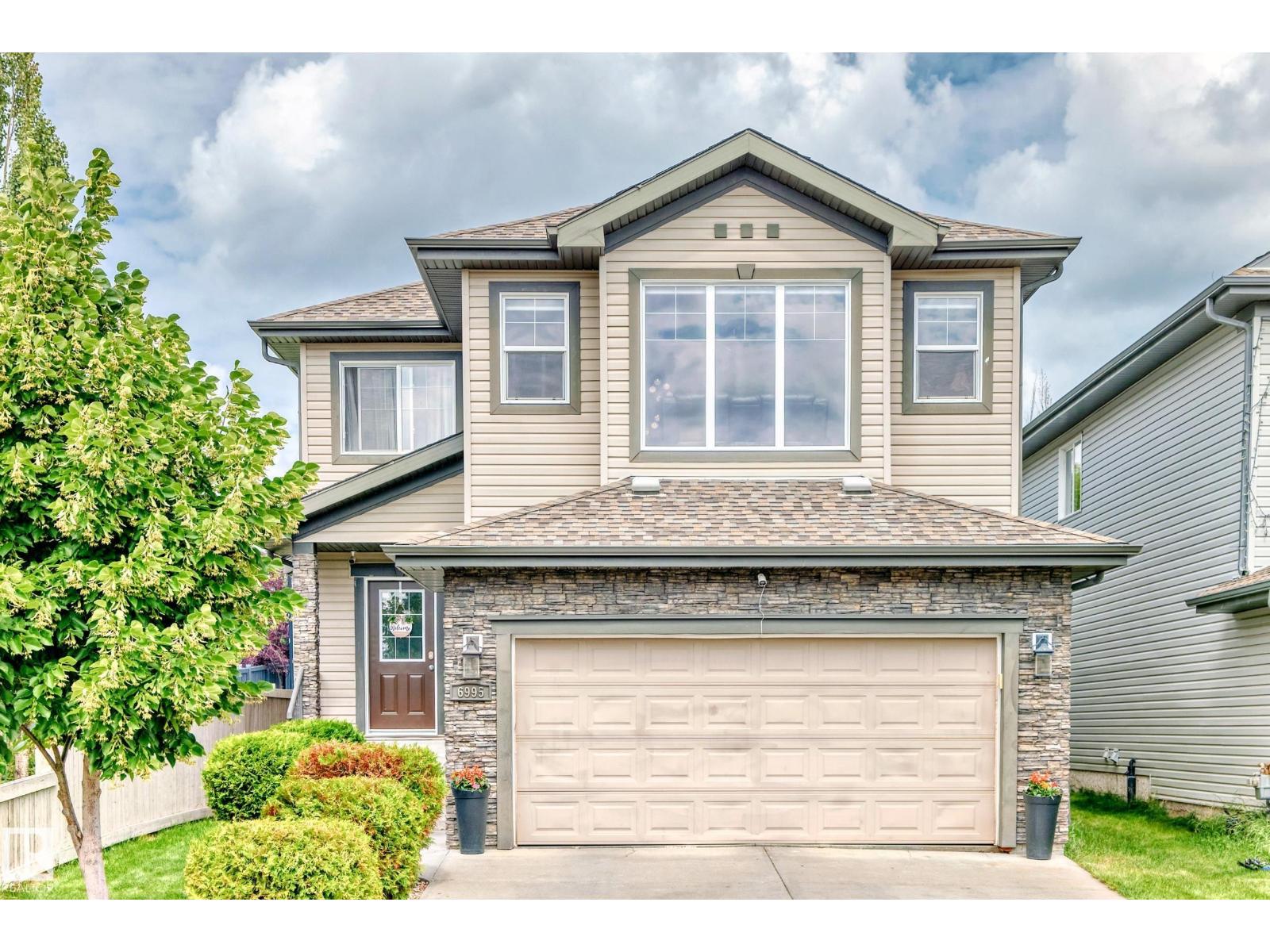 6995 Strom Ln NW, Edmonton, AB T6R 0P1