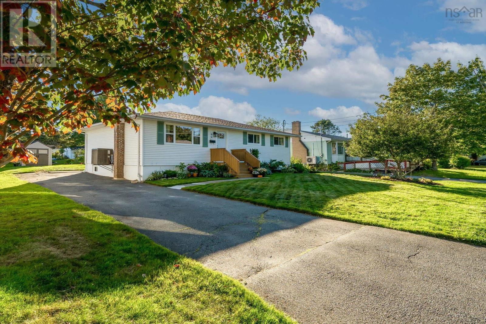 44 Codroy Ave, Lake Loon, NS B2W 3R4