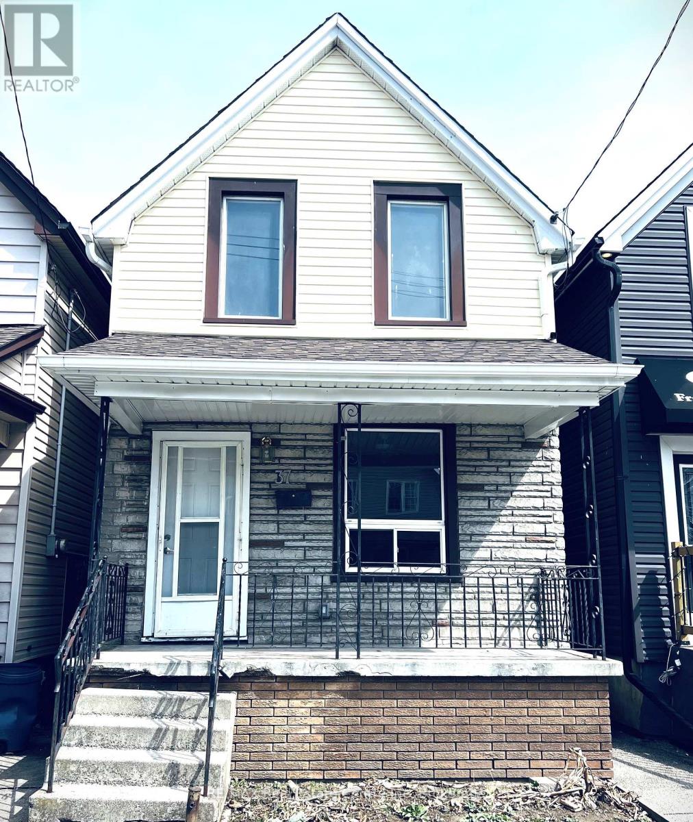 37 Francis St, Hamilton, ON L8L 3T9