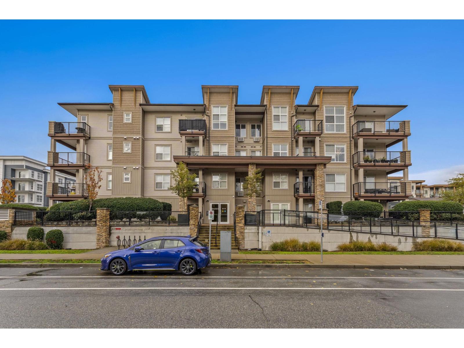 20175 53 Avenue Unit 106, Langley, BC V3A 0J8