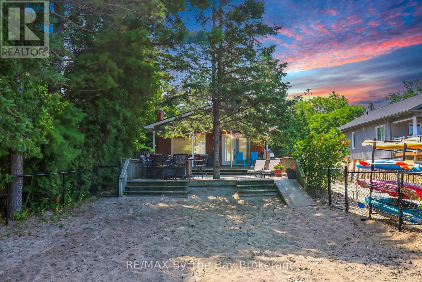 342 Coastline Dr, Wasaga Beach, ON L9Z 2M4